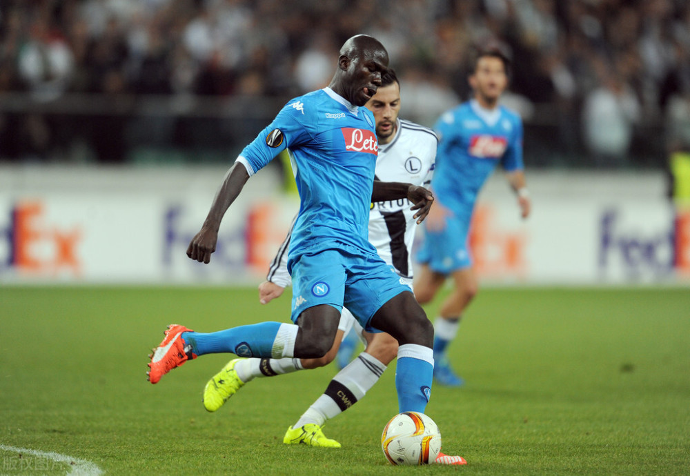 友博网站 -清晨那不勒斯备战欧联，状态回暖细节曝光，质疑声仍在，身体对抗强度拉满(美国宣布进入紧急状态原因是什么)