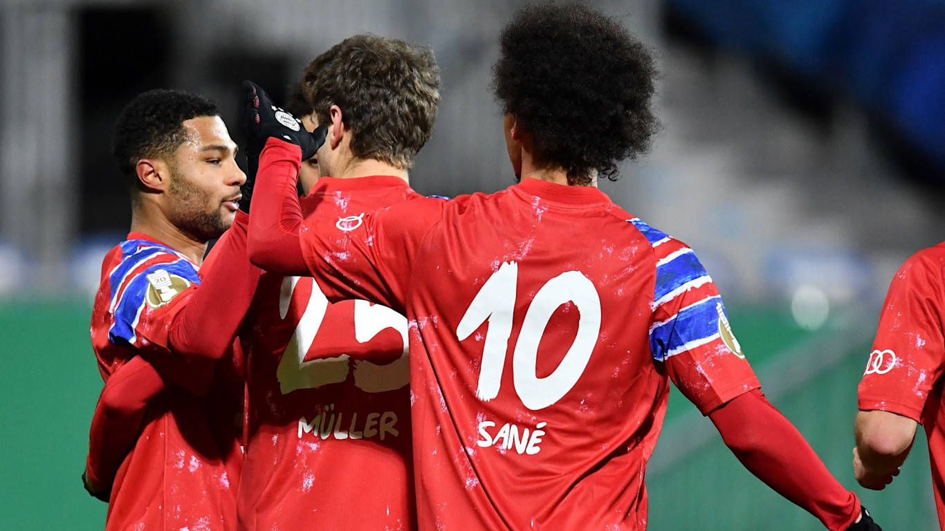 荷甲今晨再迎强敌，曼联绝杀压哨，主帅态度——质疑声仍在，团队化学反应显著(荷甲2024至2025积分榜)