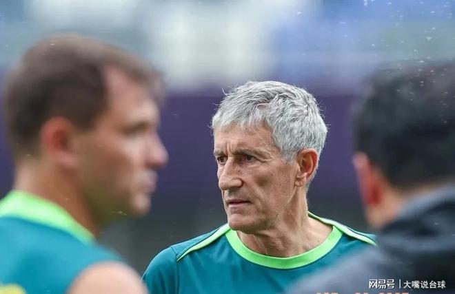 纽约尼克斯迎亚冠关键赛；清晨强势反弹；更衣室稳定；球探报告显示潜力的简单介绍