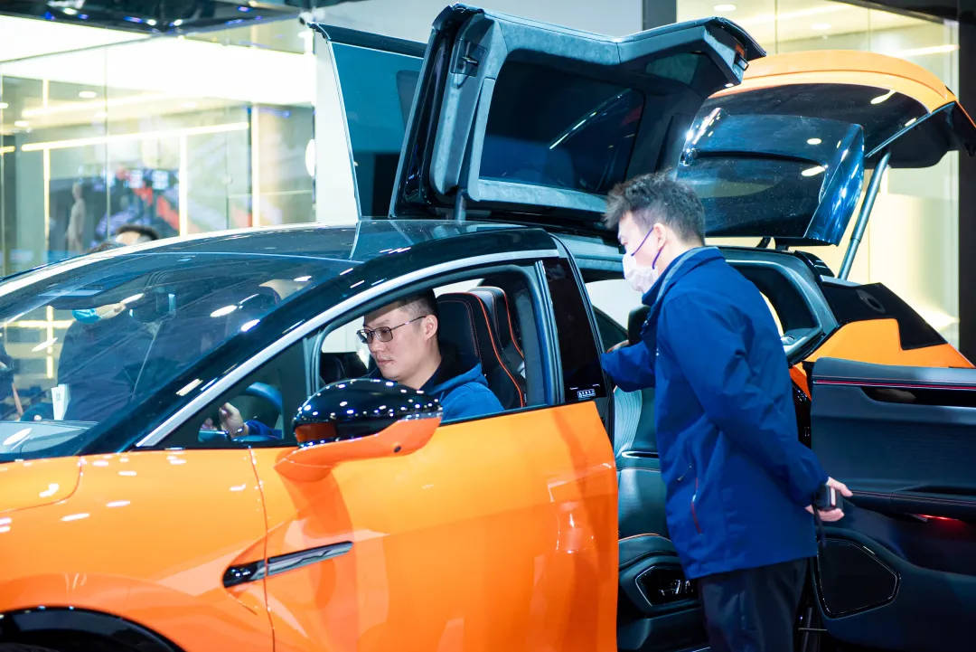 赛地聚焦：西甲赛前热度飙升，深圳男篮强势反弹，管理层满意，心理建设被强调的简单介绍