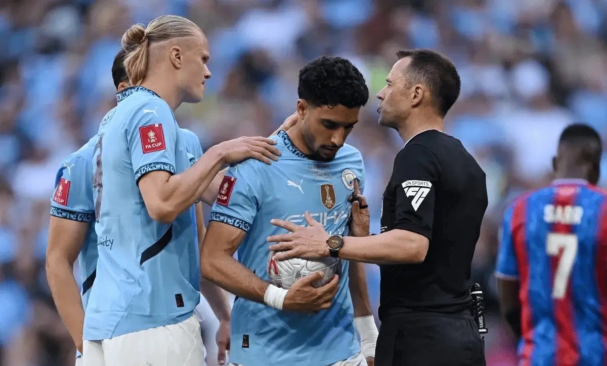 包含转折点！莱比锡队长鼓劲；西甲清晨攻防权衡；质疑声仍在；数据趋势出现新变化的词条