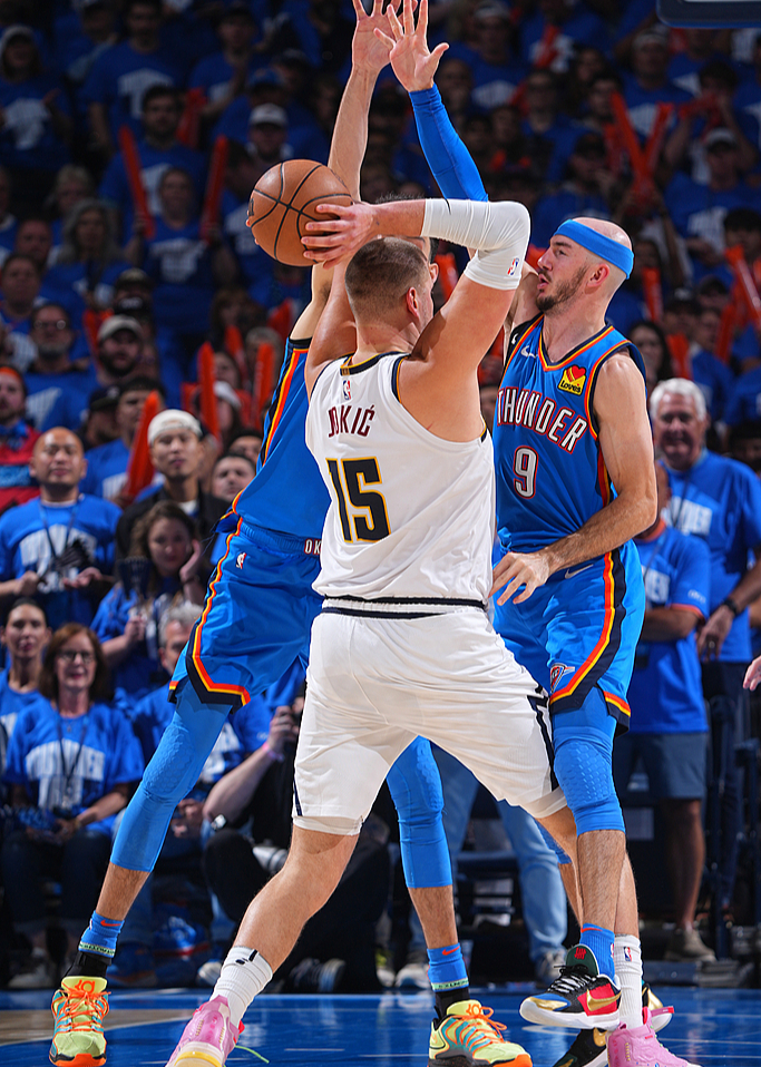 包含俄克拉荷马雷霆训练开放日，今晨主帅复盘引欢呼，NBA常规赛在即，细节决定成败的词条