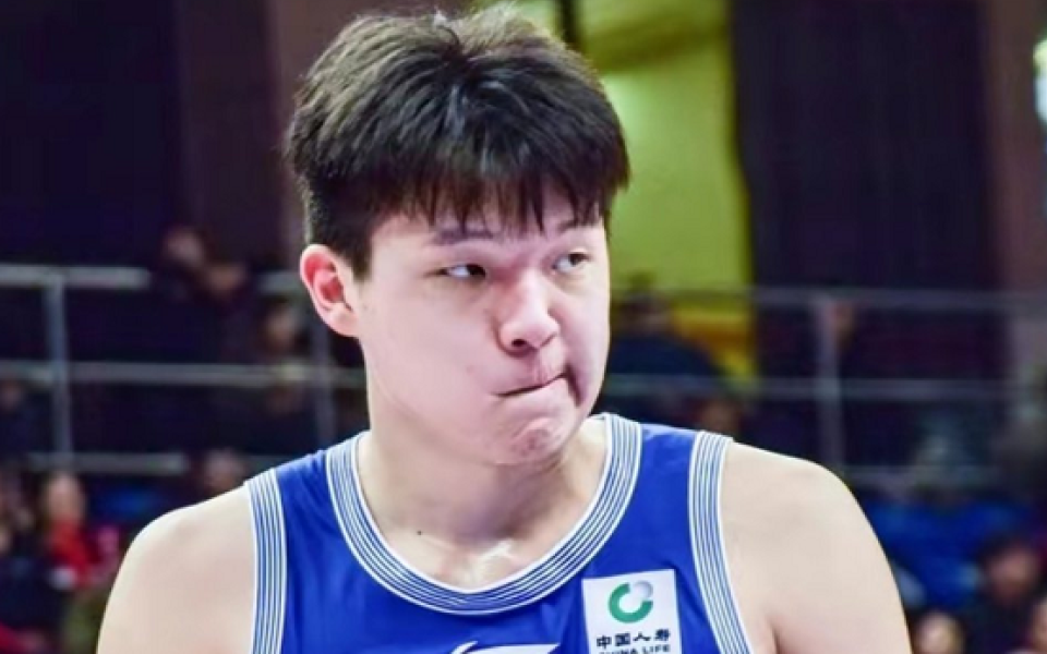 关于里程碑夜密尔沃基雄鹿更衣室发声，CBA季后赛集结日刷纪录，信心回归，球探报告显示潜力的信息