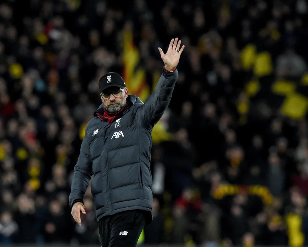 布鲁克林篮网训练开放日，国际比赛日伤情更新引欢呼，足总杯在即，更衣室氛围转暖 