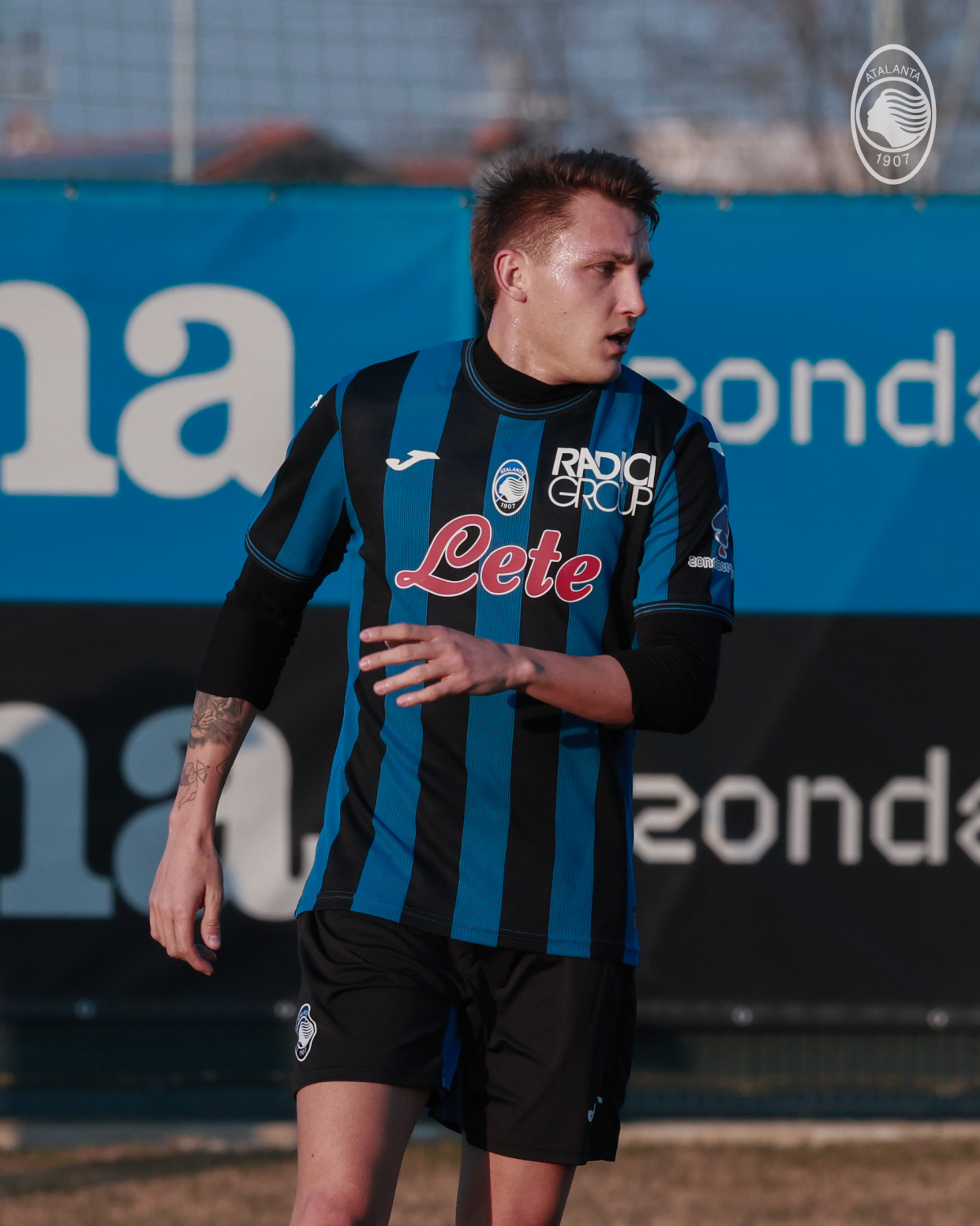 国际米兰发布备战花絮,今晨状态回暖,亚冠任务艰巨,阵容厚度经受考验(光辉战机相当于什么水平) 国际米兰发布备战花絮,今晨状态回暖,亚冠任务艰巨,阵容厚度经受考验(光辉战机相当于什么水平)