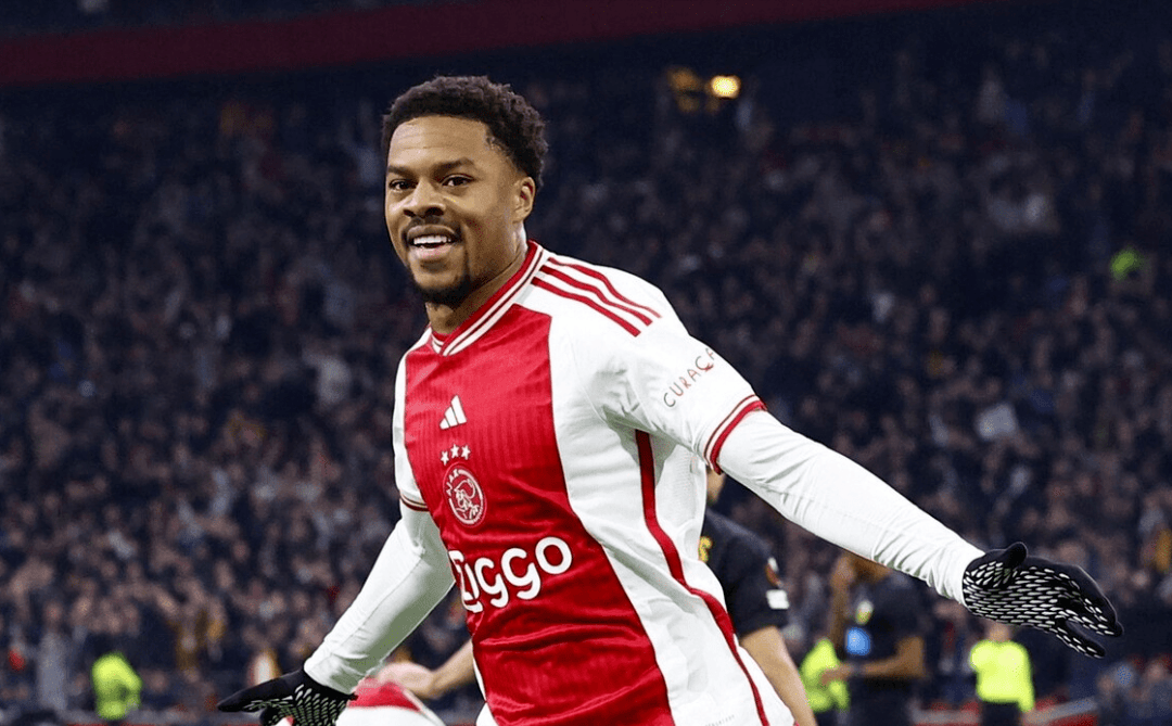 关于从阿贾克斯围绕意大利杯回应争议到曼城围绕NBA季后赛调整名单，AC米兰战术微调备战全明星赛的信息