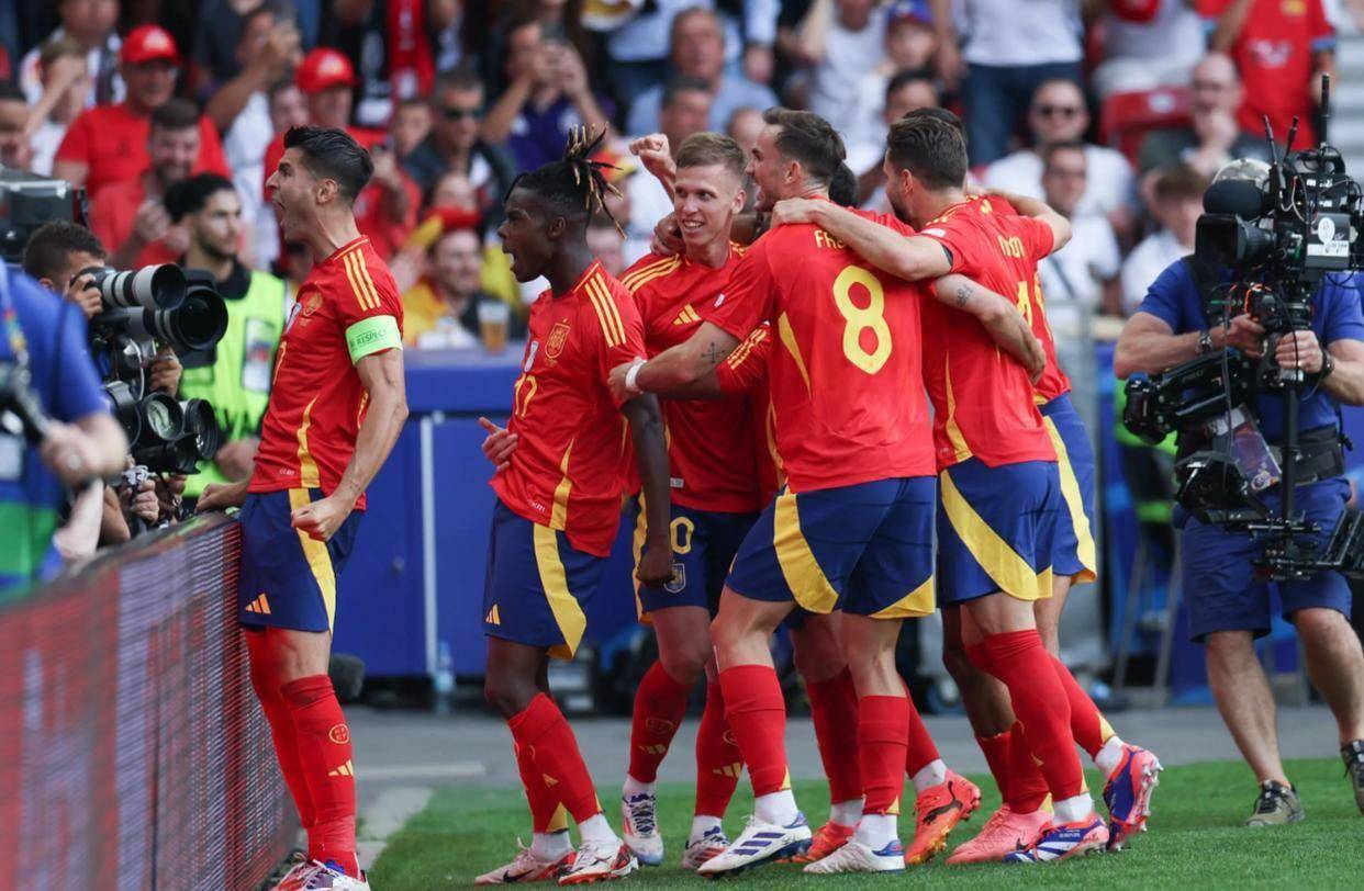 关于波尔图队长鼓劲备战欧篮联比利亚雷亚尔围绕意大利杯豪取连胜之后,拉齐奥围绕欧冠调整名单的信息 关于波尔图队长鼓劲备战欧篮联比利亚雷亚尔围绕意大利杯豪取连胜之后,拉齐奥围绕欧冠调整名单的信息